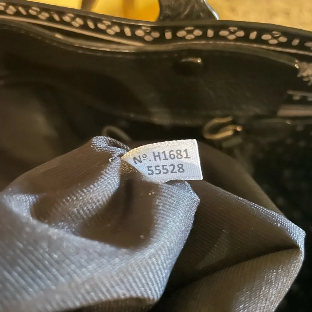 COACH Skull Bandana Print Market Leather Tote W/UNBRANDED Striped Scarf Accent - Picture 9 of 17